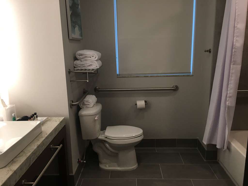 ベスト ウエスタン プレミア ホテル アット フィッシャーズ ランディング バンクーバー 部屋 写真